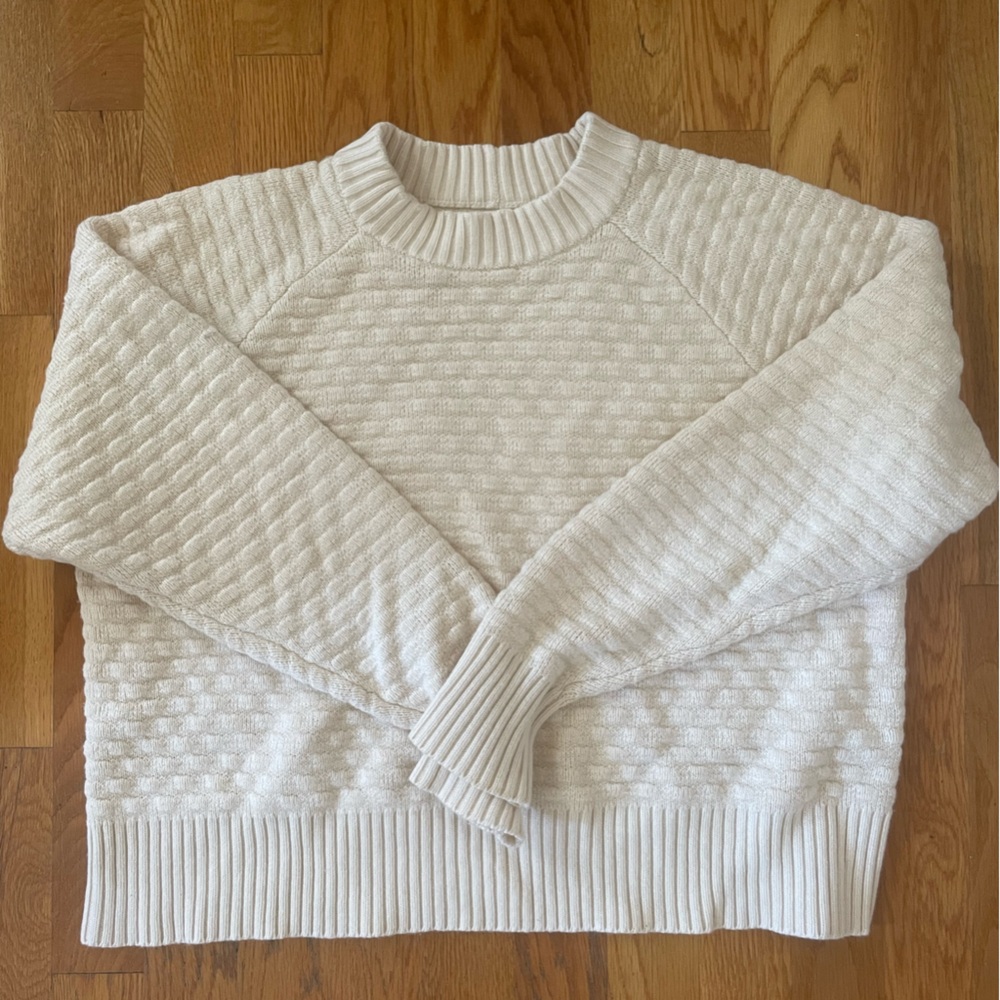 EUC lululemon bone colored sweater XS/s